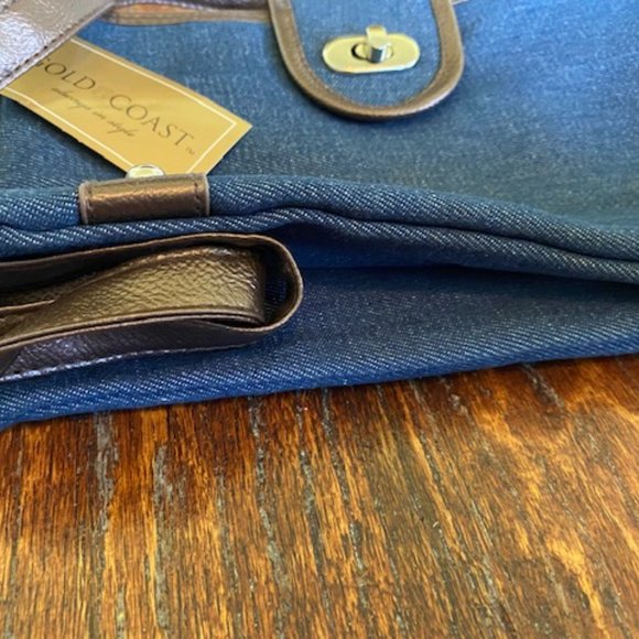 NWT * Gold Coast CROSSBODY Blue DENIM PURSE + Blue DENIM WATCH * 3 zip pockets - Picture 4 of 10